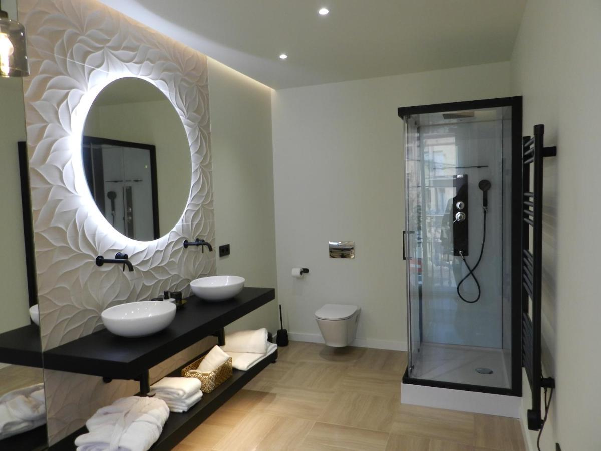Hotel Manel Martorell Bagian luar foto
