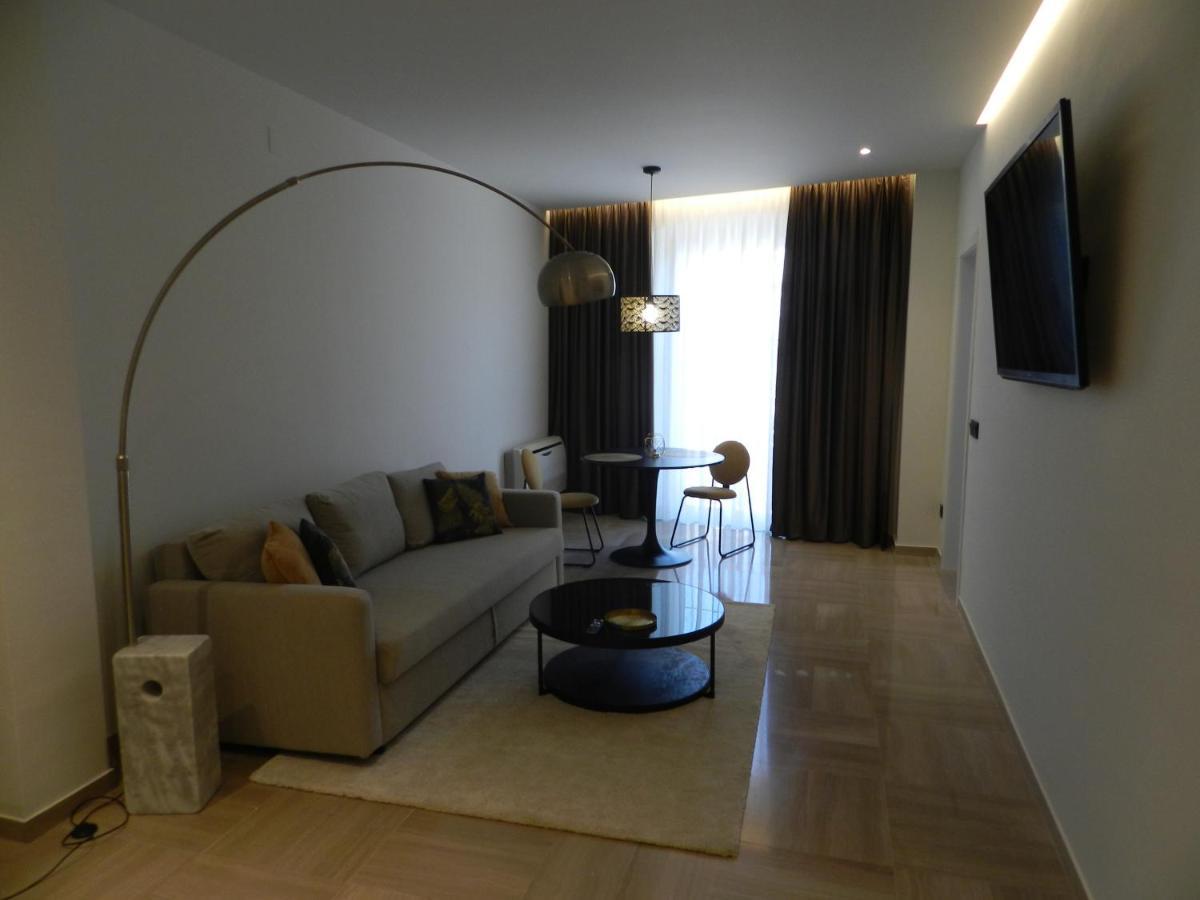 Hotel Manel Martorell Bagian luar foto