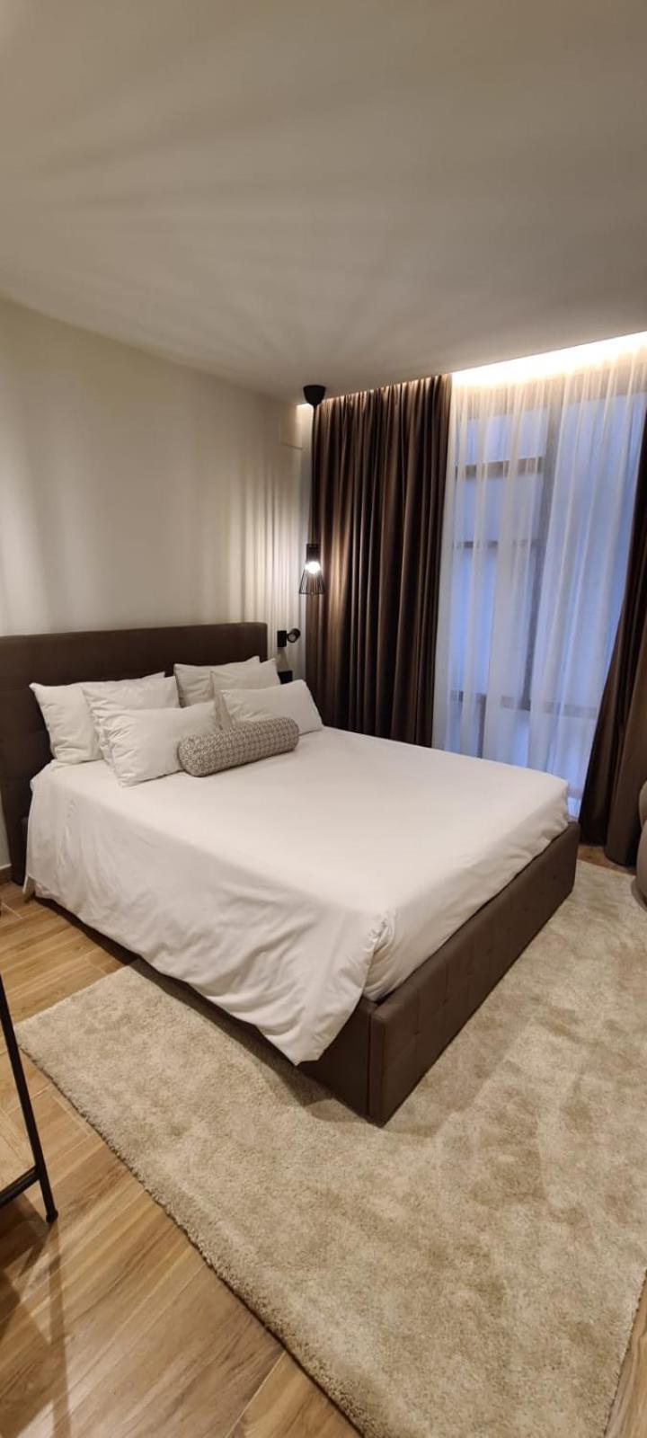 Hotel Manel Martorell Bagian luar foto